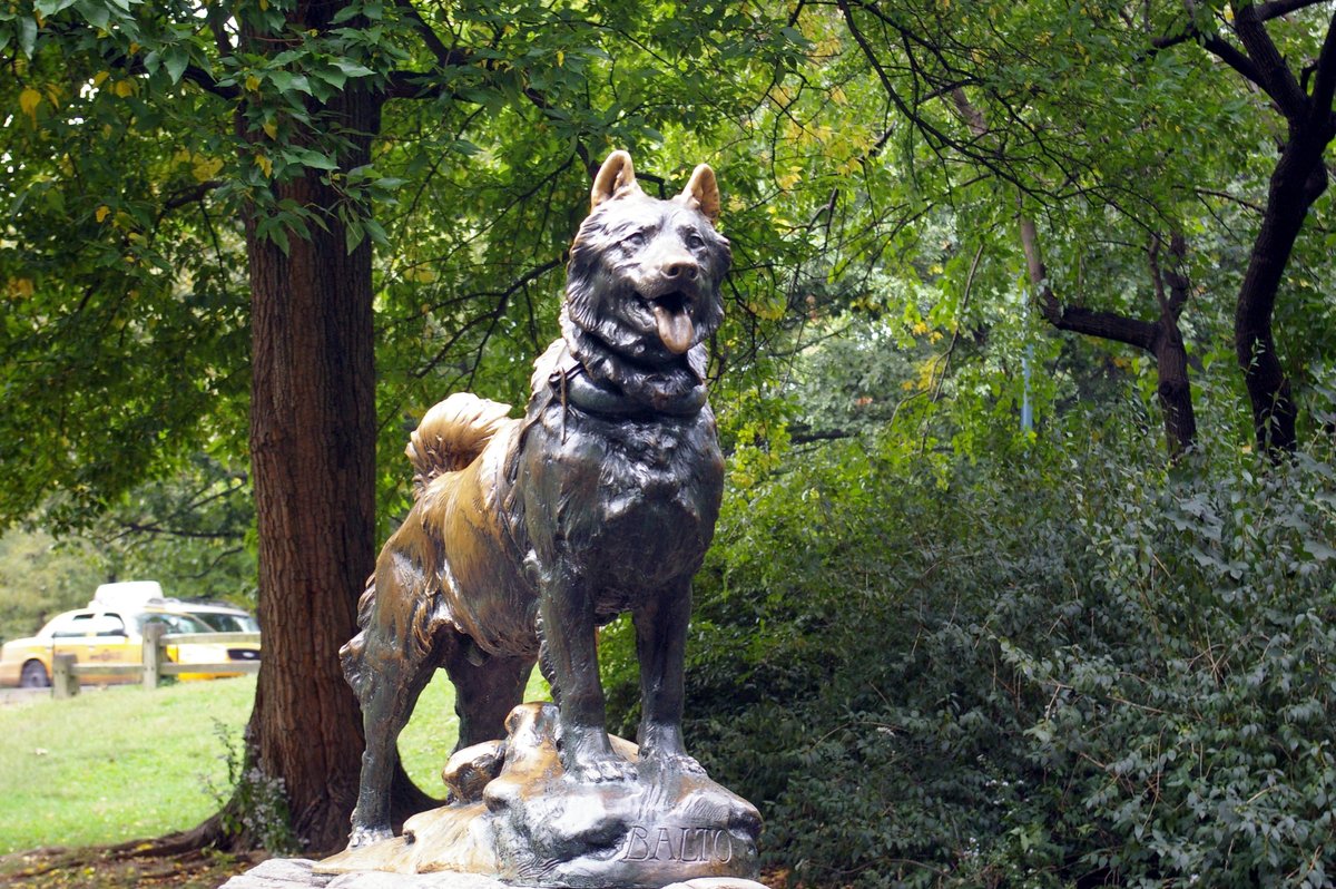 statue of balto