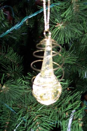 ornament20031225.jpg