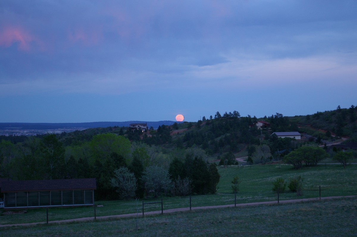 20120505supermoonrising.jpg